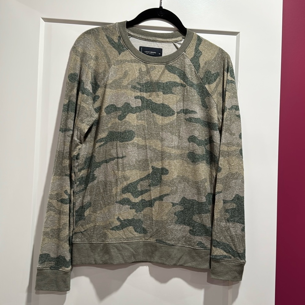 Lucky Brand Camo Print Top. XS. So soft!